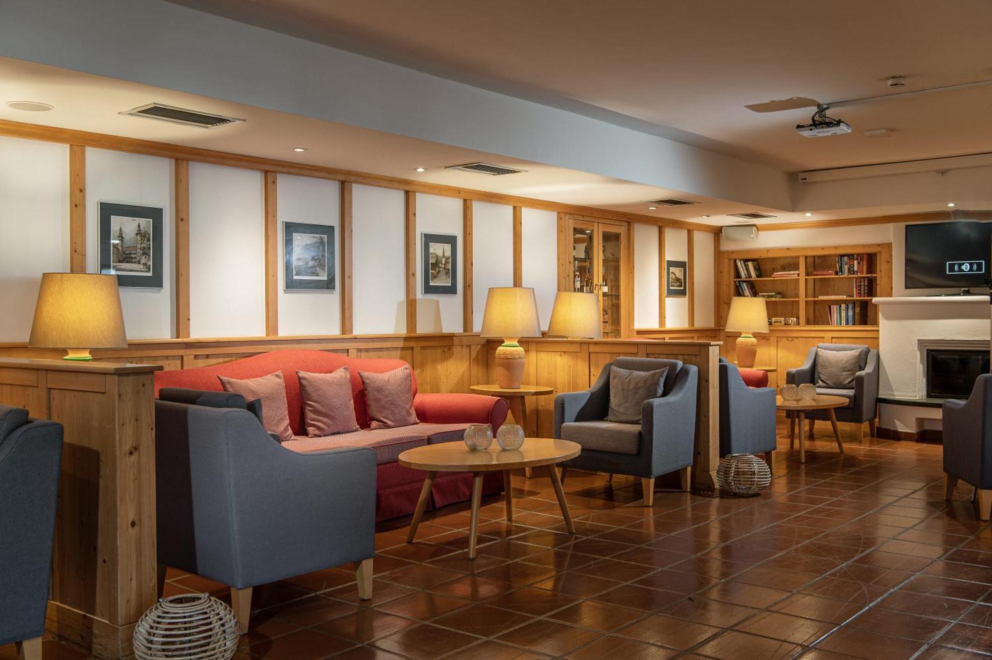 Seehotel Urban Bodensdorf Bagian luar foto