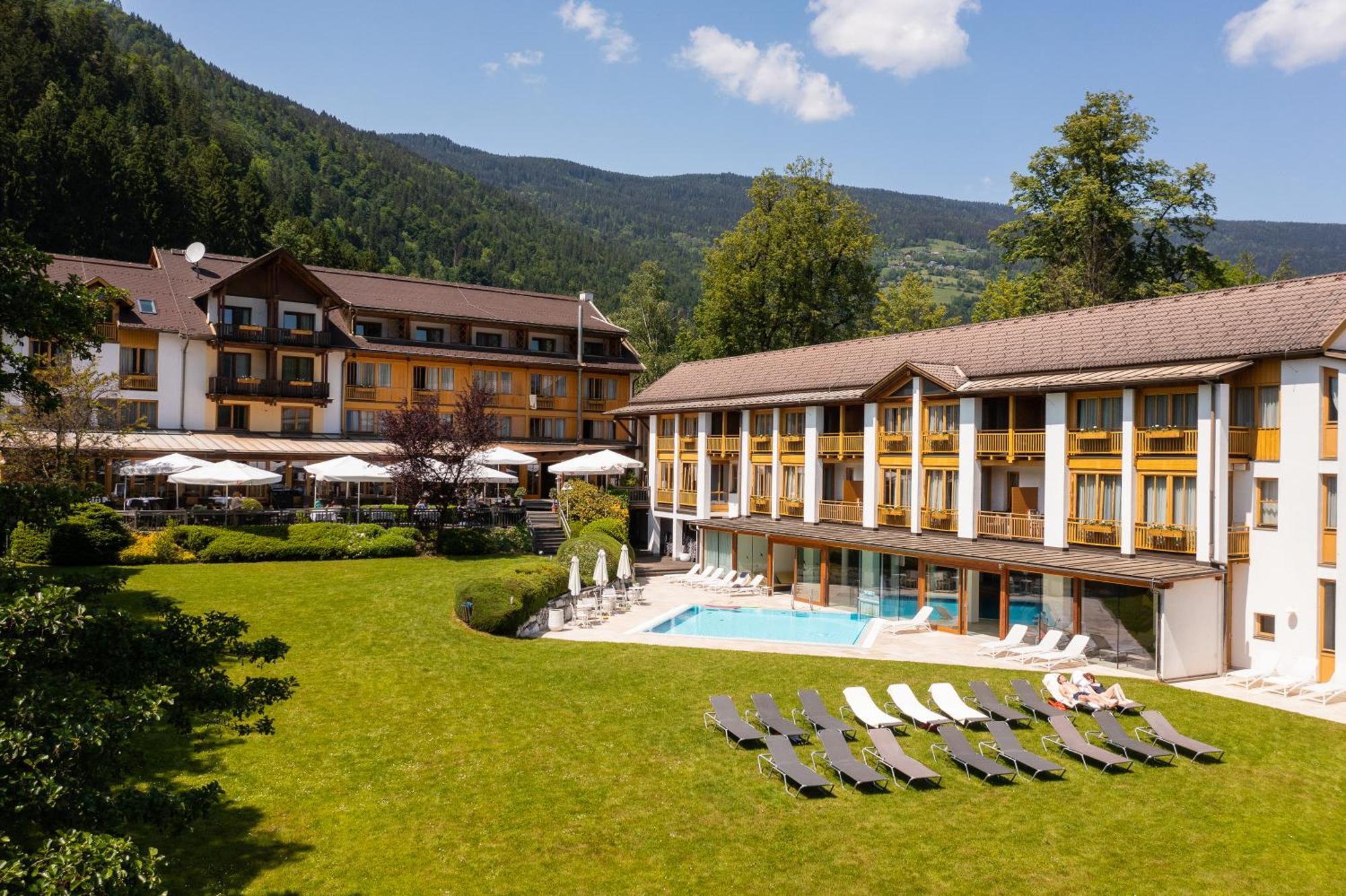Seehotel Urban Bodensdorf Bagian luar foto