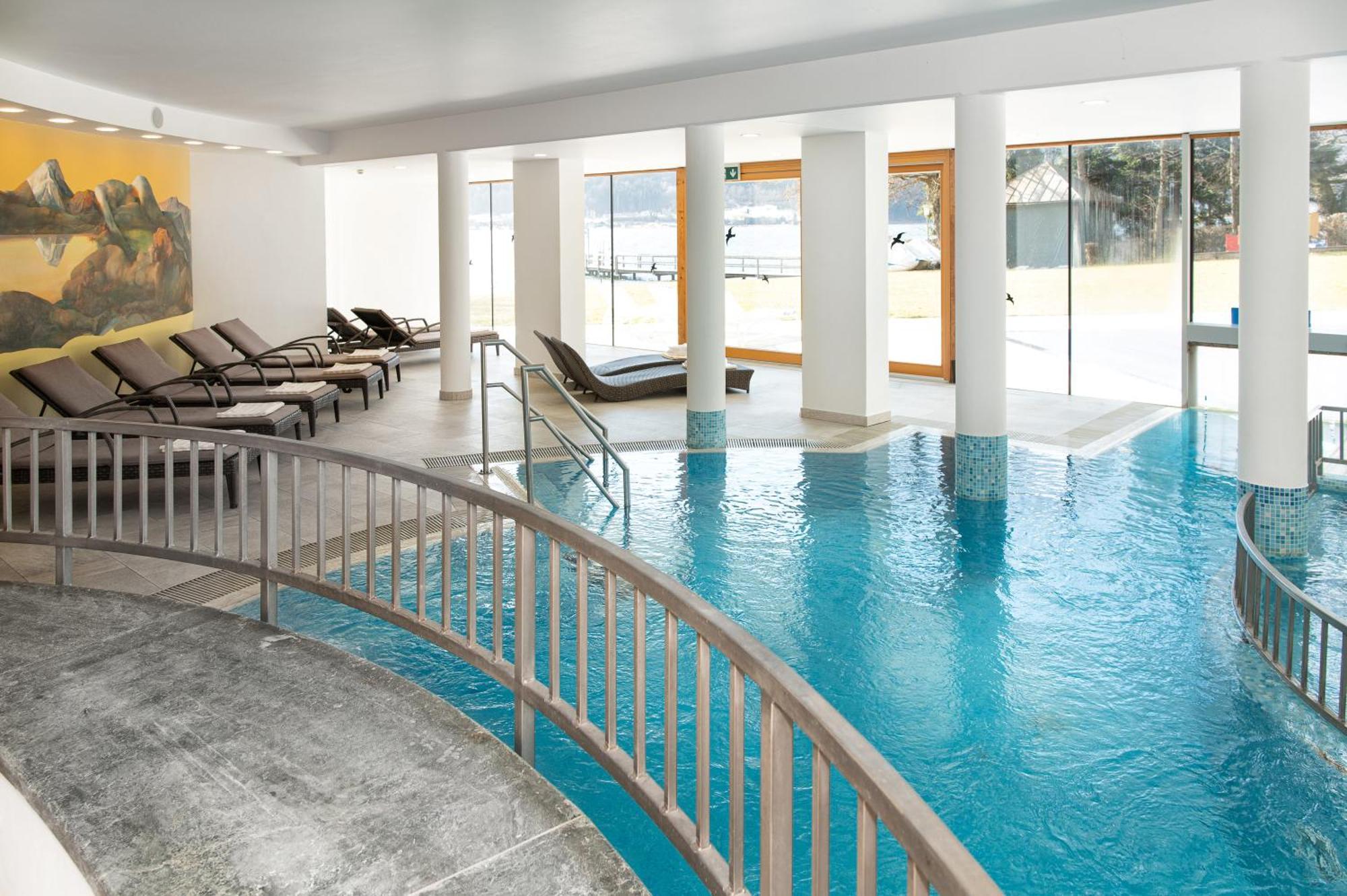 Seehotel Urban Bodensdorf Bagian luar foto