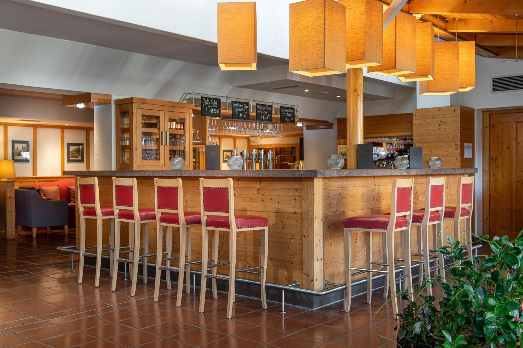 Seehotel Urban Bodensdorf Bagian luar foto