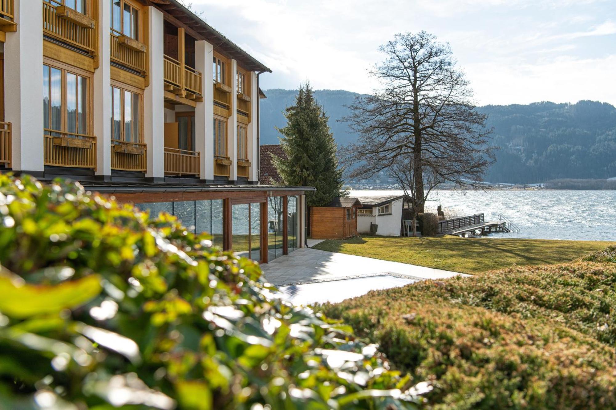 Seehotel Urban Bodensdorf Bagian luar foto