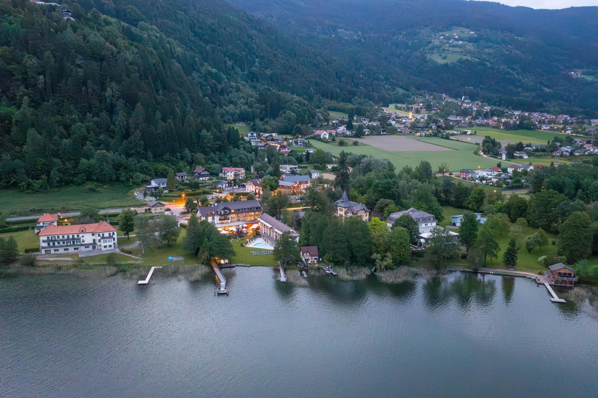 Seehotel Urban Bodensdorf Bagian luar foto